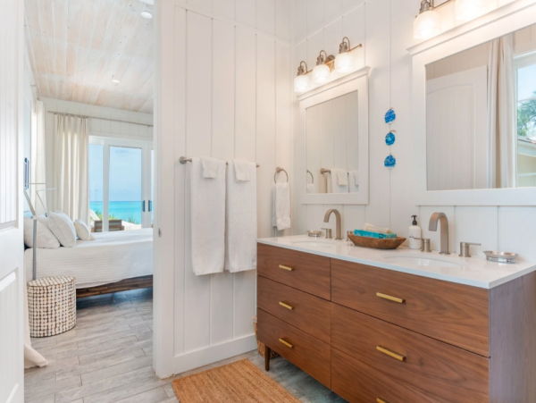 Luxurious 7-Bedroom Beachfront Retreat in Little Exuma, Bahamas
